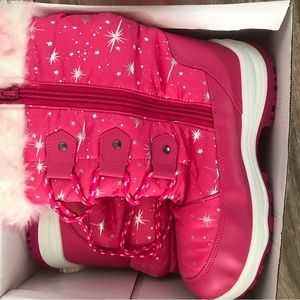 Size 4 Dreampairs snow boots